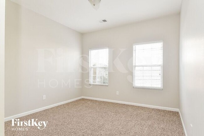 Building Photo - 137 Silver Creek Trail