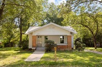 Building Photo - Charming and Renovated 3 Bedroom, 1 Bath H...