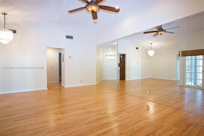 Building Photo - 1361 Cottonwood Cir