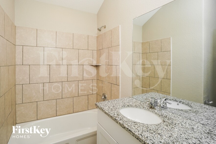 Building Photo - 1203 White Willow