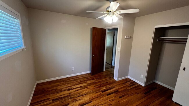Building Photo - Available Now!! 3-bedroom, 2 bath home on a corner lot near Hamblen Elementary School