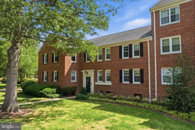 Building Photo - 6605 Potomac Ave