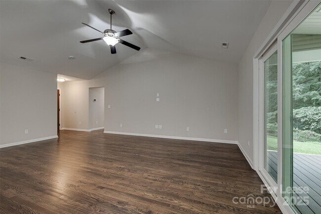 Building Photo - 4624 Waterbell Ln