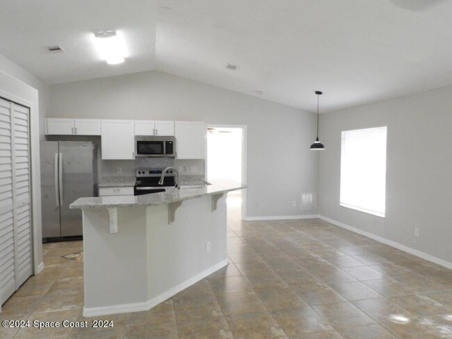 Building Photo - 3235 Forghun Ave SE