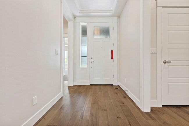 Building Photo - 2 bed 2.5 bath premium upgraded home in 55...