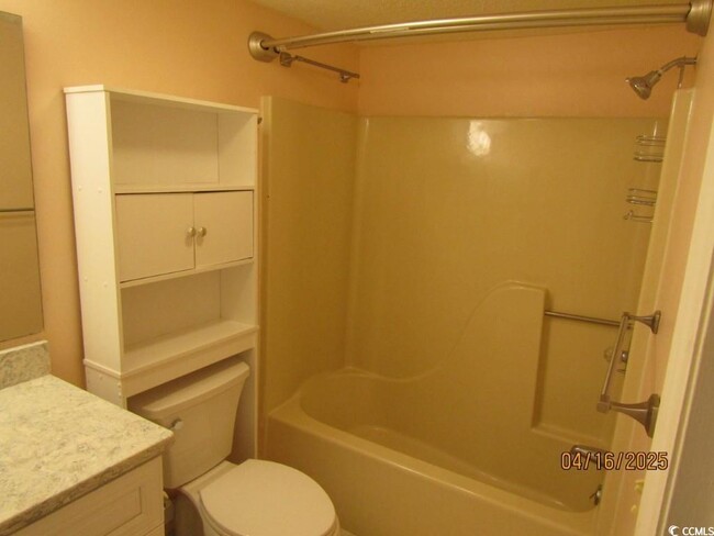 Building Photo - 4230 Pinehurst Cir