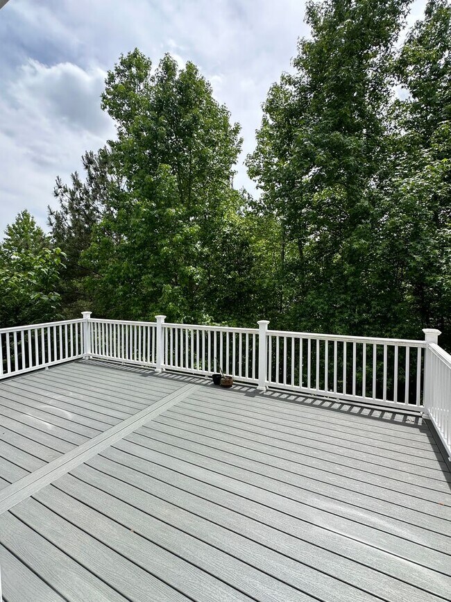 Building Photo - 4 Bedroom home in Gainesville!