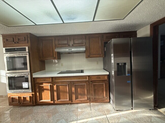 Building Photo - 1709 Bruce Devlin Dr
