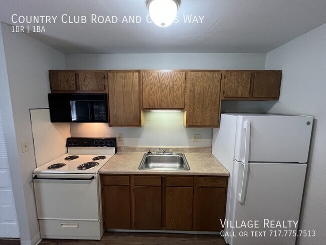 Building Photo - 631 Country Club Rd