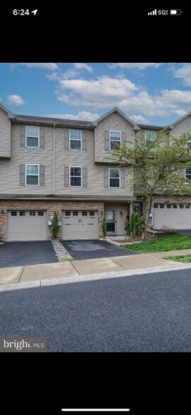 Building Photo - 33 Crooked Dr