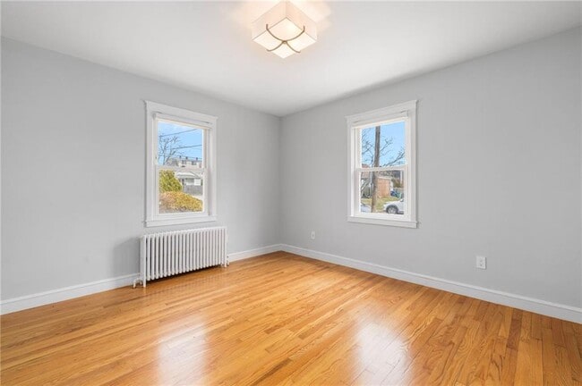 Building Photo - 5 Holten Ave