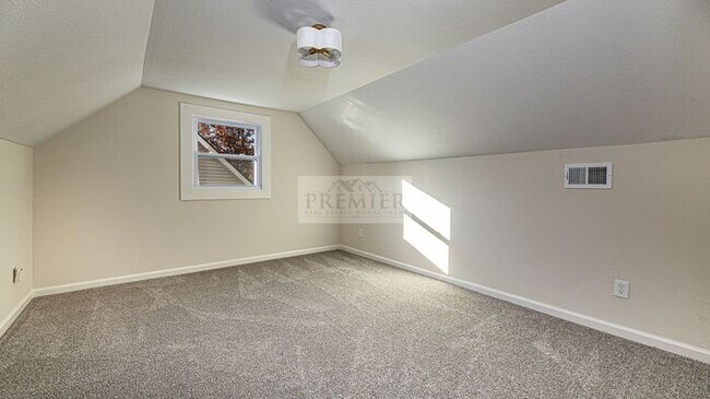 Building Photo - Beautiful Rehabbed home - 4 bed / 2 bath -9841 Melrose Drive Overland Park KS 66214 - Rent $3600