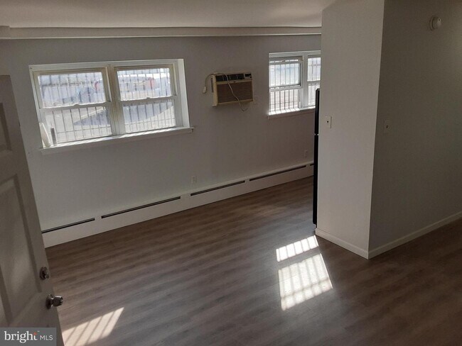 Building Photo - 7200 Crittenden St