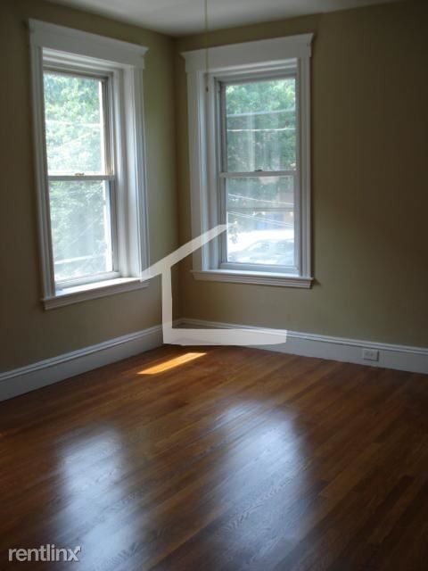 Building Photo - 3 br, 2 bath Condo - 1169 Commonwealth Ave...