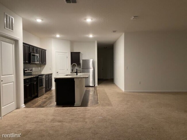 Building Photo - 4 br, 2 bath House - 15627 Merlin Ave