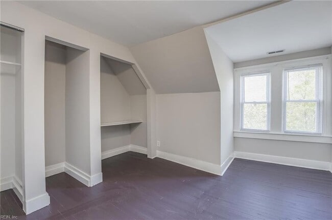 Building Photo - 3901 Newport Ave