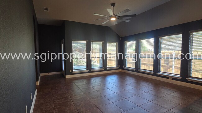 Building Photo - 525 Bamborough Dr