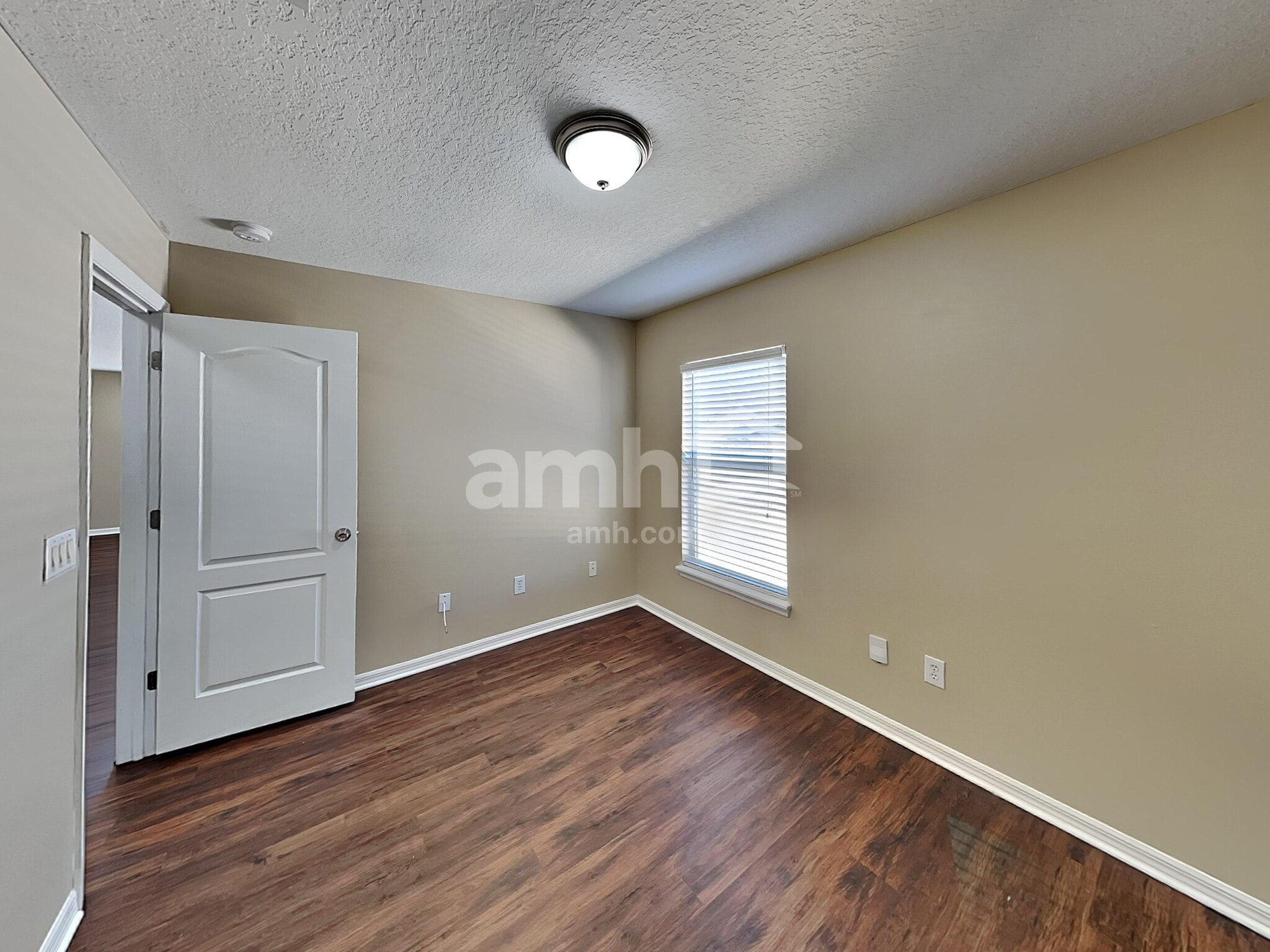 Building Photo - 366 Cabana View Way