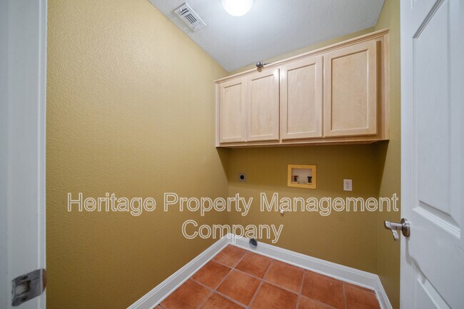 Building Photo - 1214 Sugar Land Dr