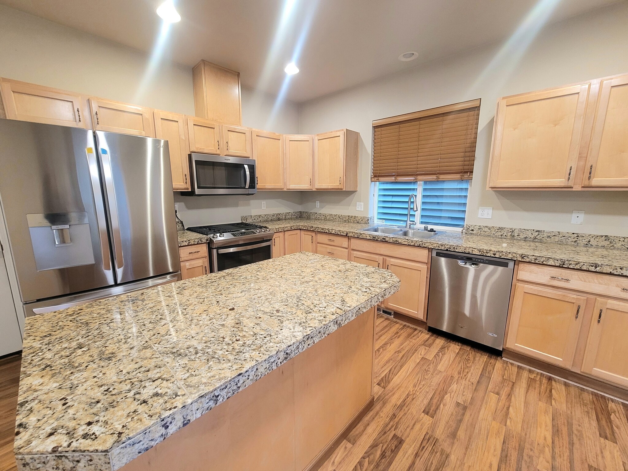 Building Photo - 19226 25th Ave SE