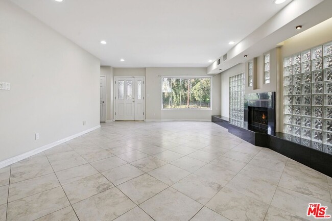 Building Photo - 12010 Texas Ave