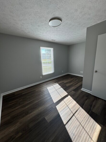 Building Photo - 110 Mirandy Rd