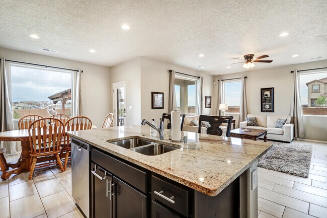 Building Photo - 3202 Tazanita Lp SE