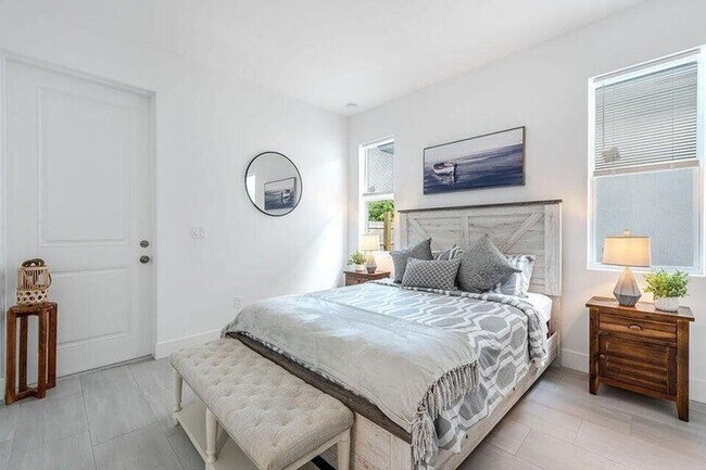 Building Photo - 2615 Hiawatha Ave