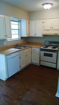 Building Photo - 5605 Old Hickory Ln