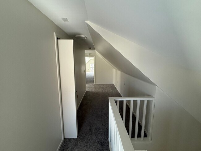 Building Photo - 3145 Pleasant Ave