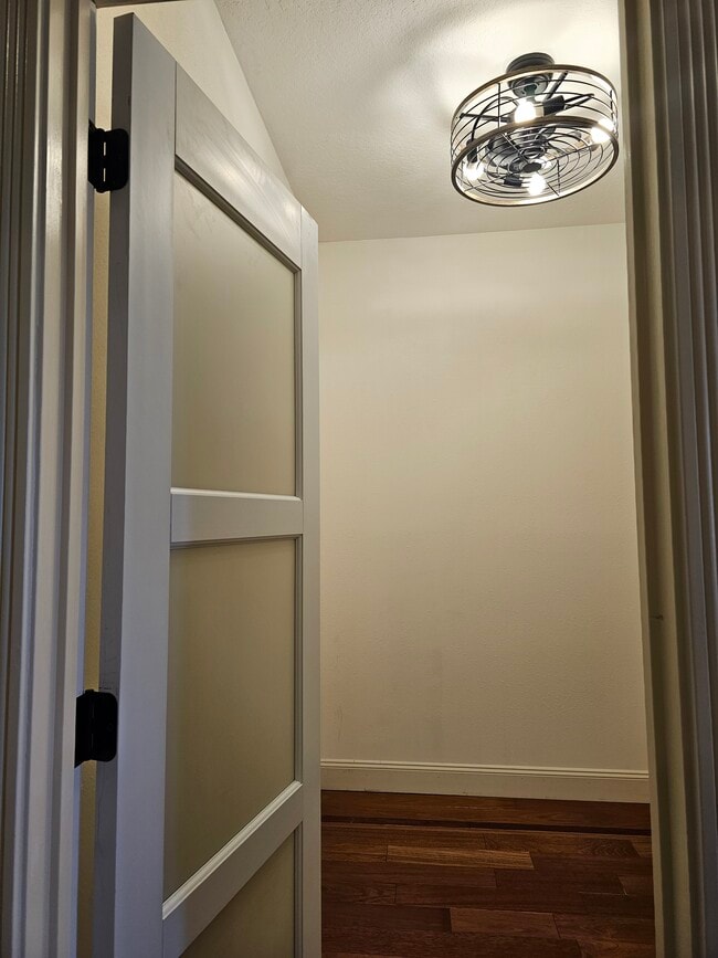 Building Photo - 9309 Northlake Pkwy