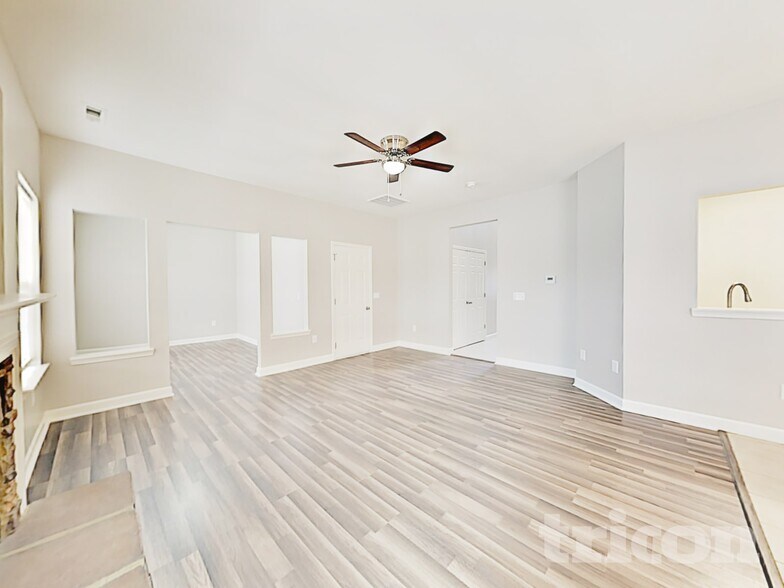 Building Photo - 8322 Knapp Ct