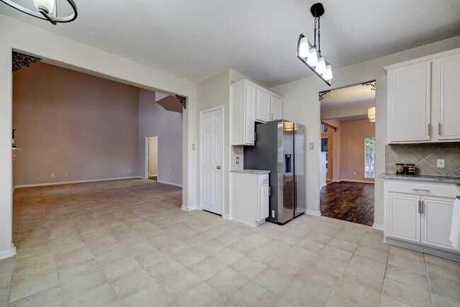 Building Photo - 3719 Wild Oak Dr