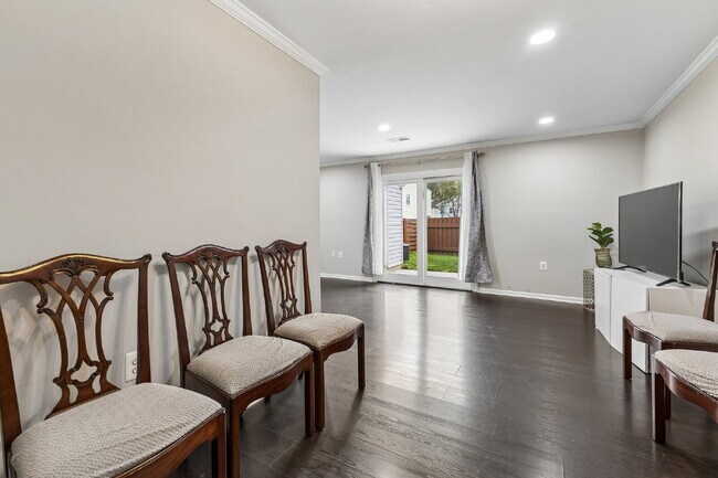 Building Photo - Beautifully remodeled two-level townhouse located in the desirable Irongate Community,