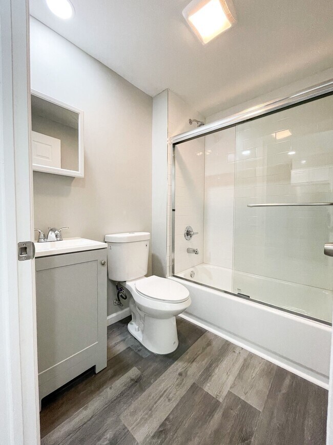 Building Photo - Renovated Apartments in Black Rock, Bridgeport