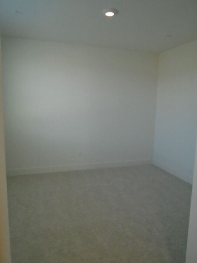 Building Photo - NEWER HOME IN LINCOLN OFF TWELVE BRIDGES!!