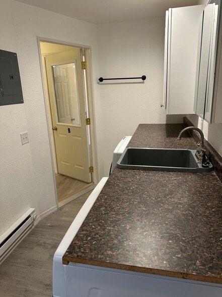 Building Photo - 1160 Park Ave