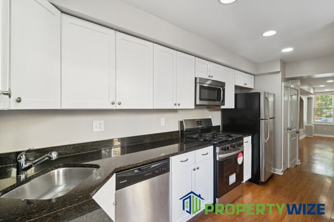 Building Photo - 303 S Washington St