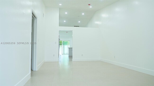 Building Photo - 5661 W 21st Ave