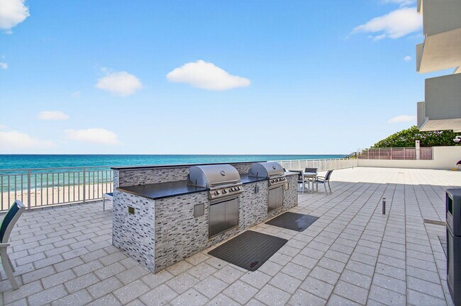 Building Photo - 4511 S Ocean Blvd