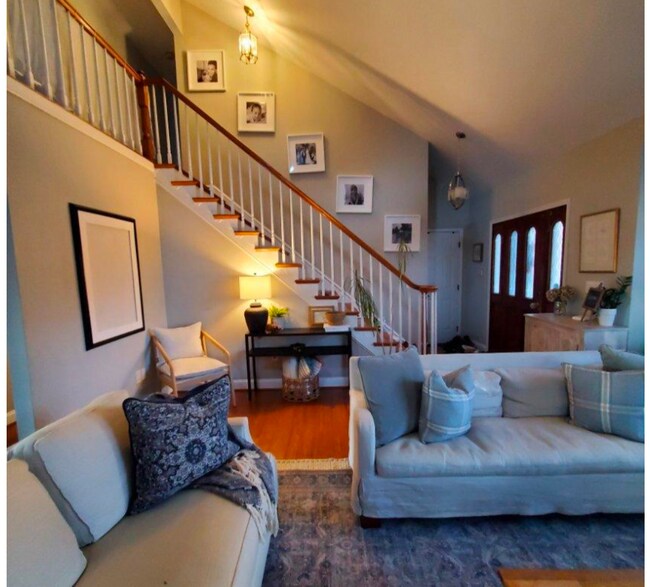 Building Photo - 233 Jackson Ave