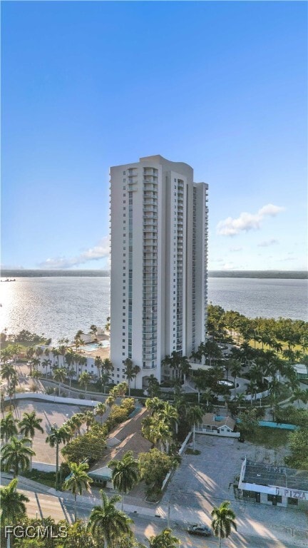 Building Photo - 3000 Oasis Grand Blvd