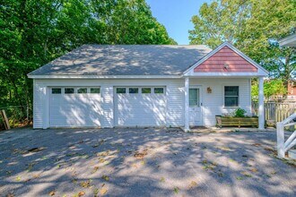 Building Photo - 22 Cedar St