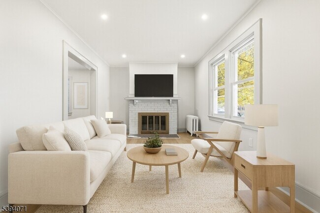 Building Photo - 28 State St