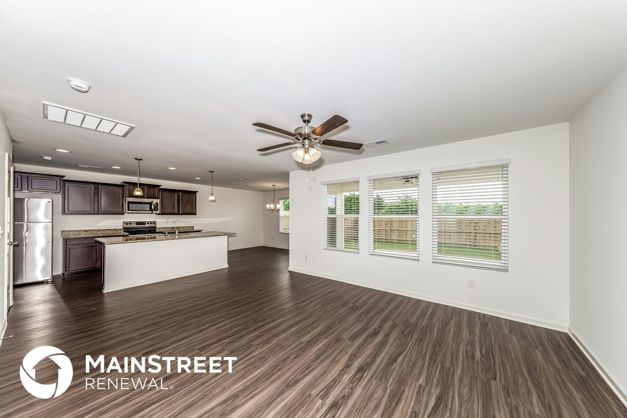 Building Photo - 940 Hawthorn Ln