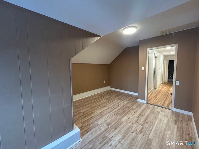 Building Photo - 108 Maplewood Ave