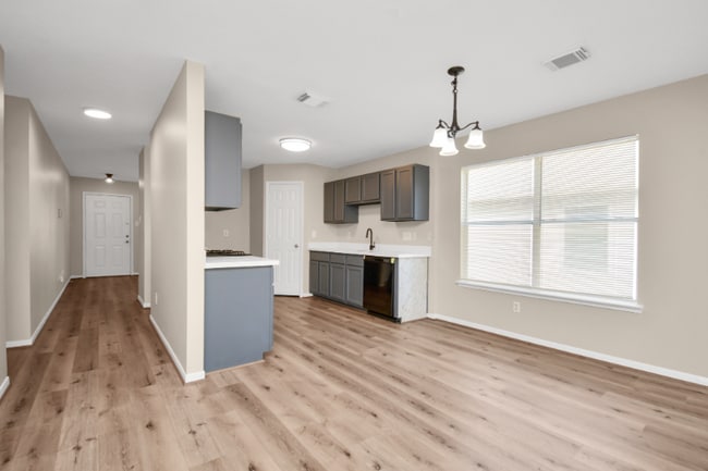 Building Photo - 21910 Willow Shade Ln