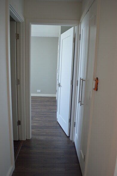 Second bedroom - 5100 N Marine Dr