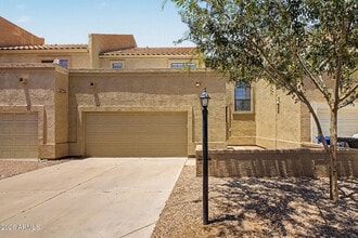 Building Photo - 2084 N Sunset Dr