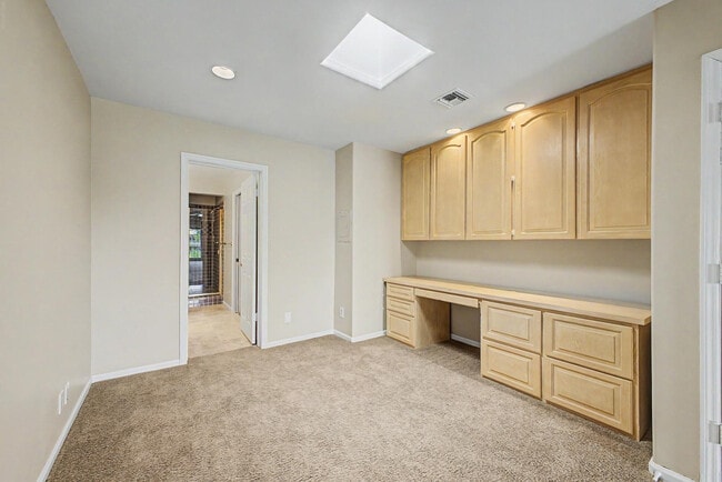 Building Photo - 8407 E Del Camino Dr